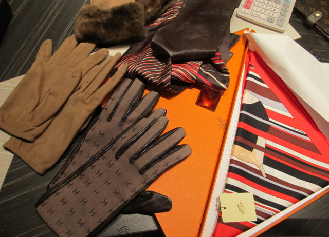 皆さま衣替えでブランド服をお持ち頂いております