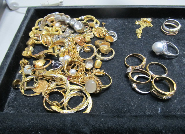 金 貴金属 金歯 全部まとめてお持ちください