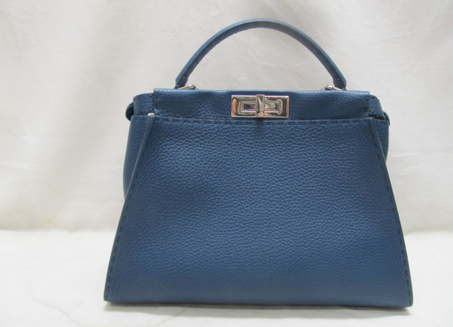 毎週水曜日はお休みです。