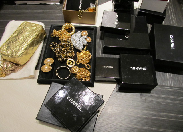 シャネル小物ゴールドアクセサリーの買取り
