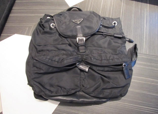 プラダ・ナイロンリュックやバッグ大募集中!