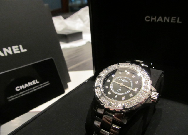 シャネルJ12ブランド時計の買取