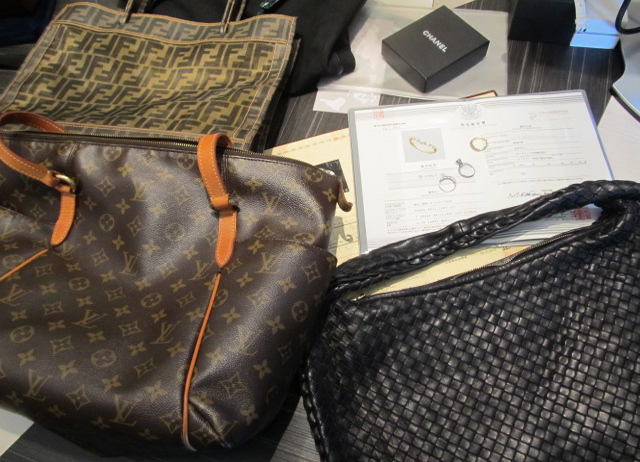 皆さま衣替えの後、ご来店頂いております。