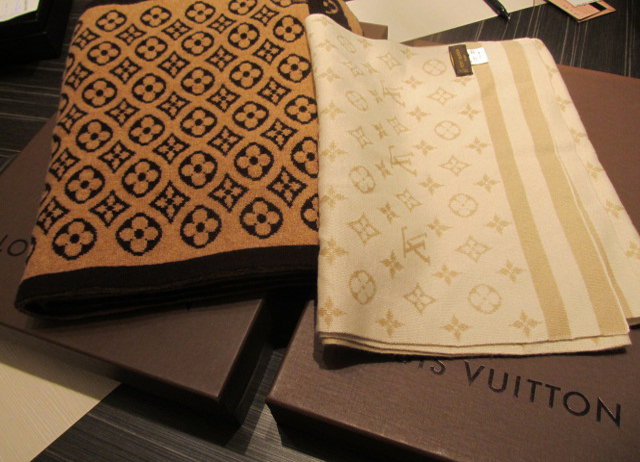 ヴィトンマフラーの買取