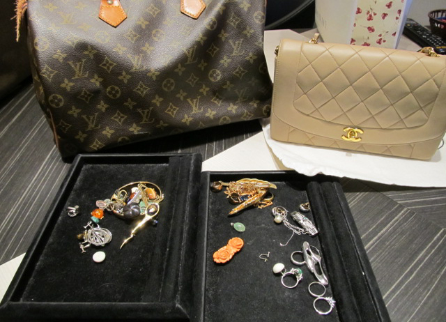 ヴィトン・シャネル・金・プラチナの買取り