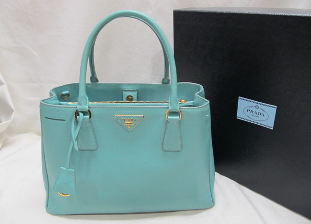 プラダバッグの買取り