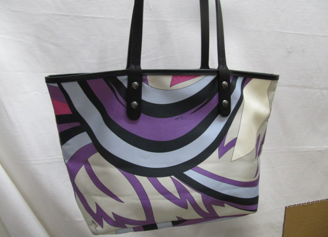 毎週水曜日はお休みです