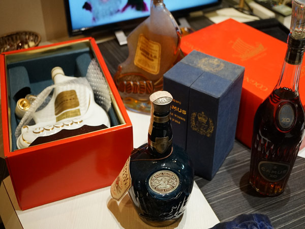 古いお酒も買取させてください。