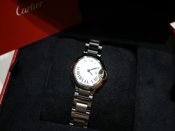 カルティエバロンブルー時計の買取。毎週水曜日はお休みです。