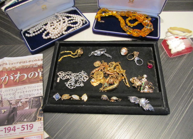 金・貴金属・天然石アクセサリーの買取り