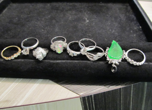 貴金属ダイヤモンドを買取させて頂いております。